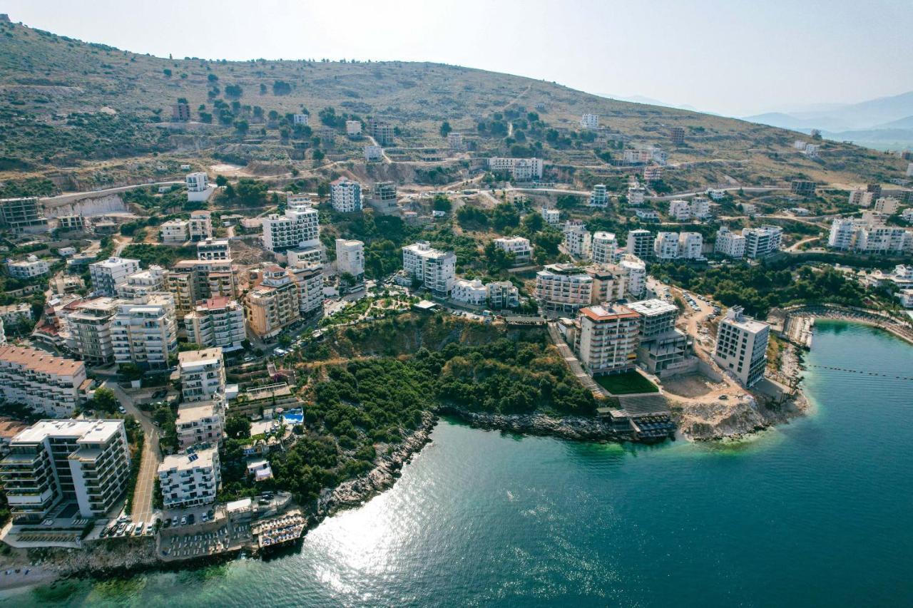 Oasis Hotel