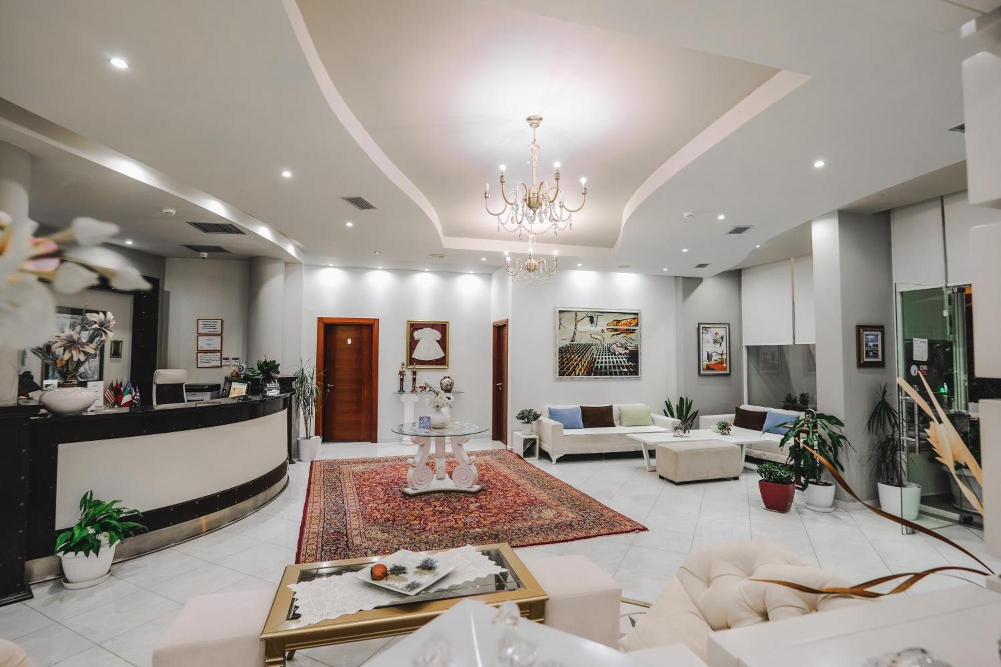Oasis Hotel 4*