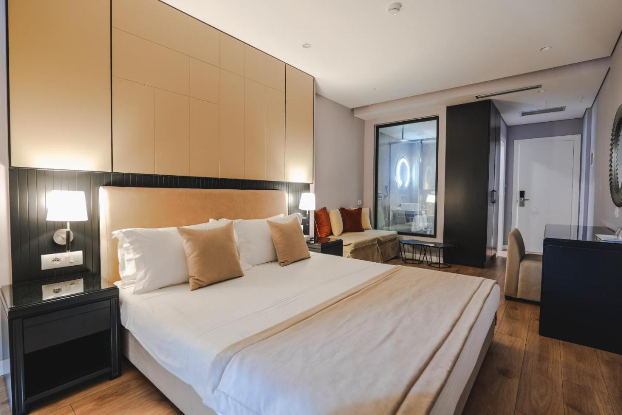 Oasis Hotel 4*