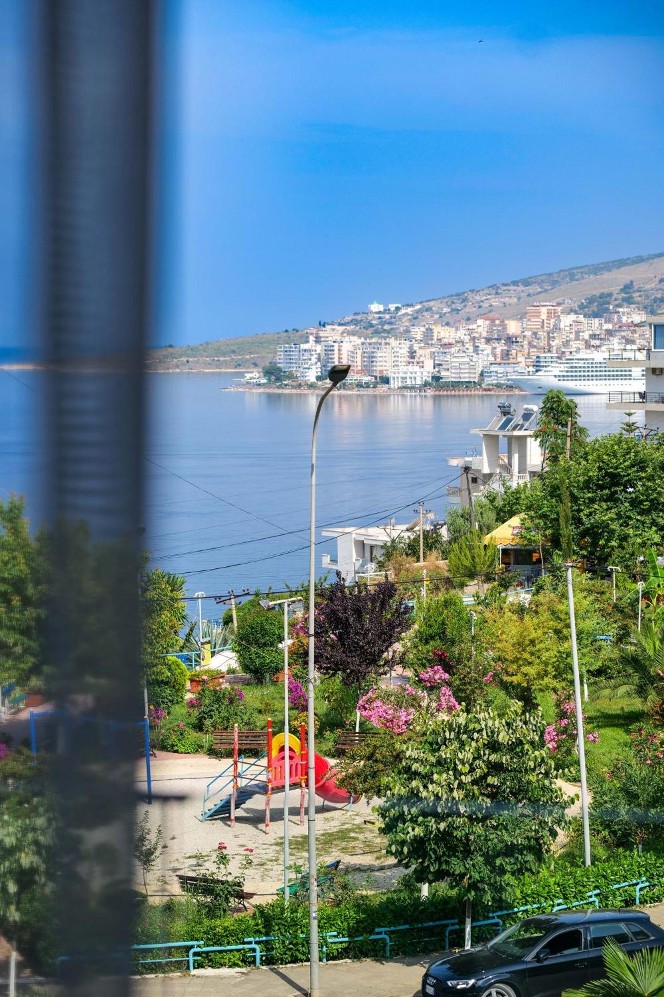 Oasis Hotel 4*